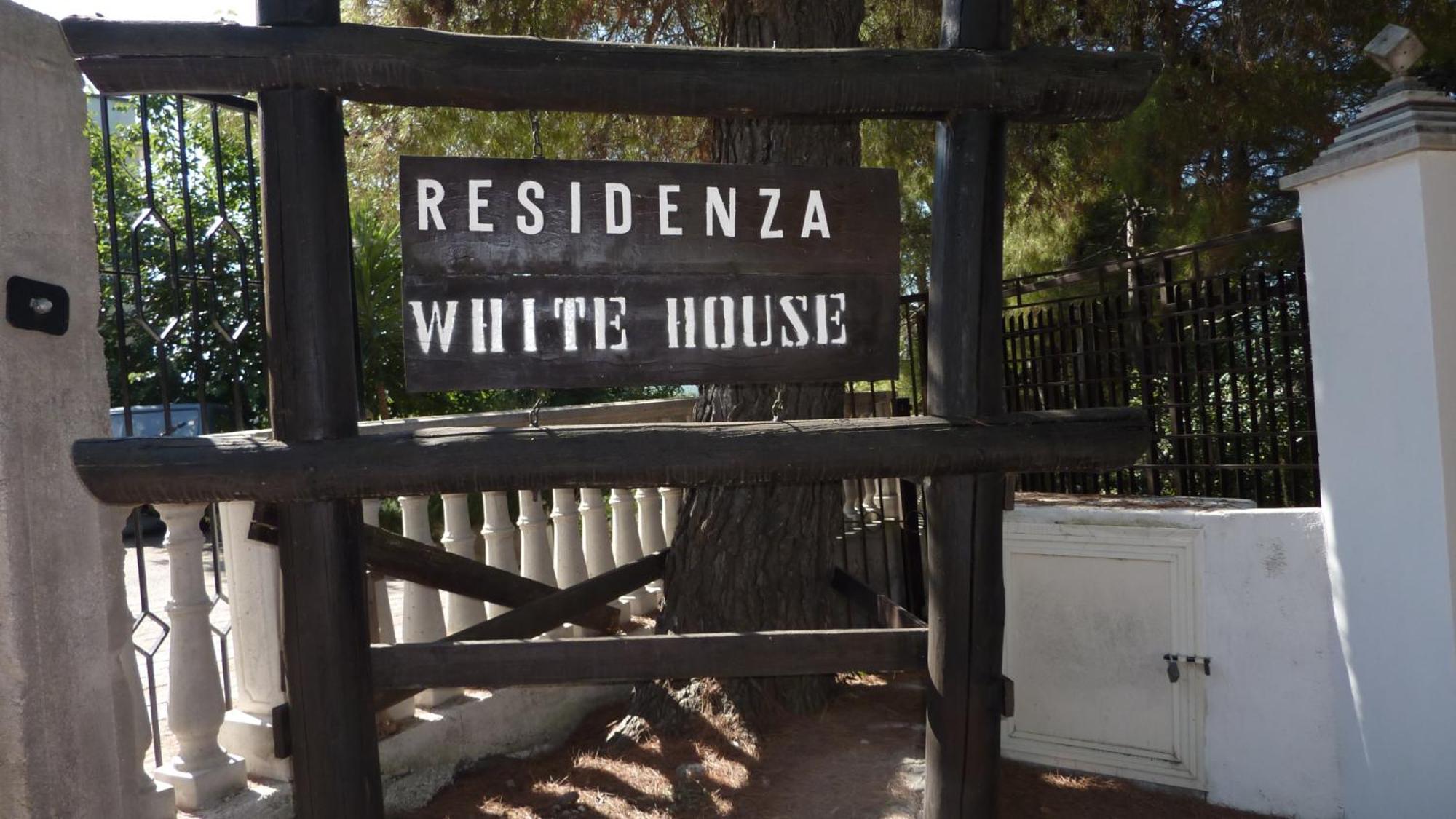 B&B White House Peschici Buitenkant foto